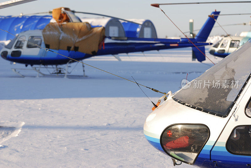 北极直升机基地，耶洛奈夫。