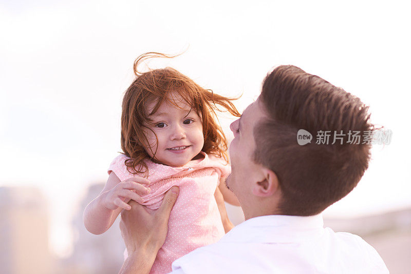 我和爸爸在海滩上