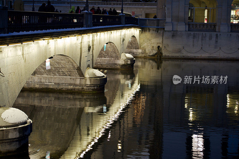 瑞士苏黎世运河夜景