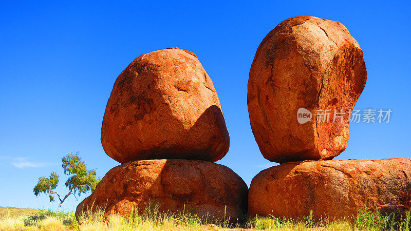 魔鬼大理石自然岩石形成在澳大利亚内陆，北领地