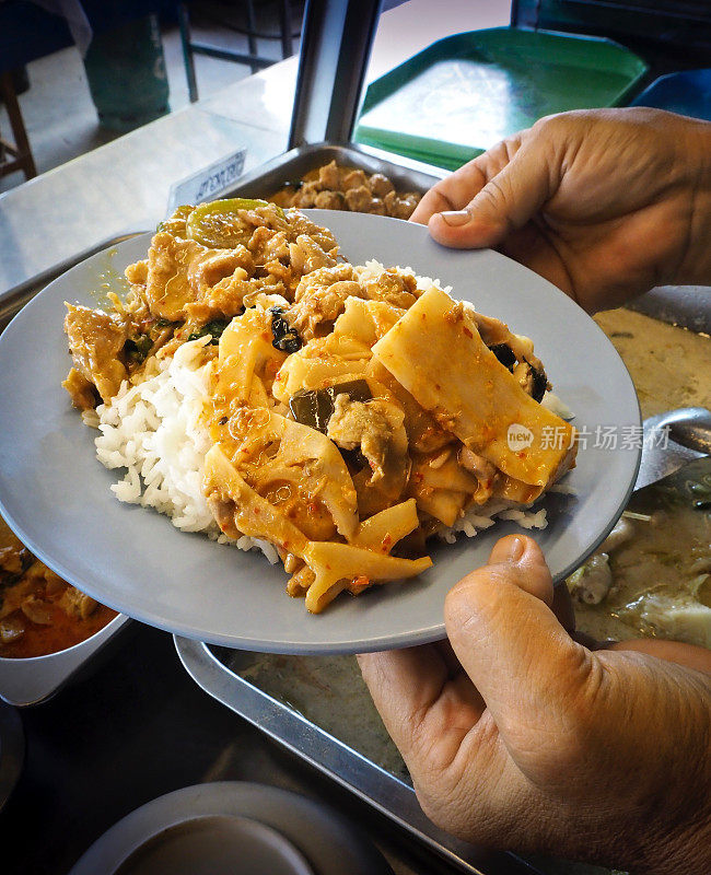 咖喱手握饭:泰国的流行食物