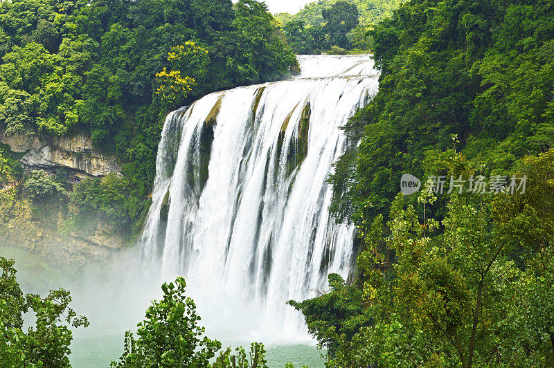 中国贵州黄果树瀑布的夏季