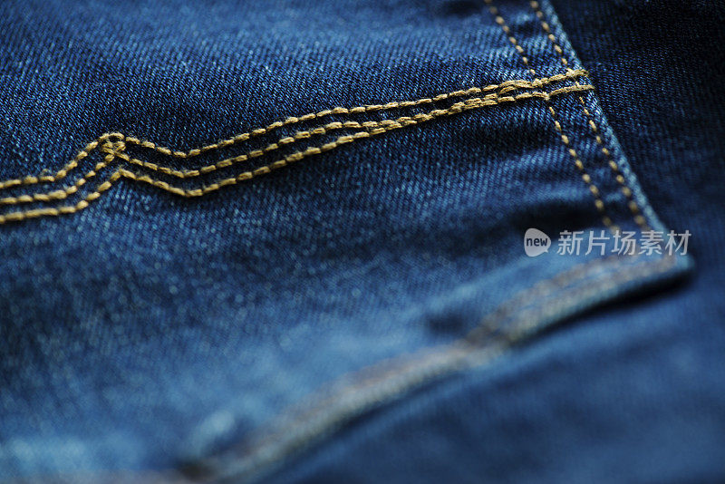 牛仔裤缝线细节