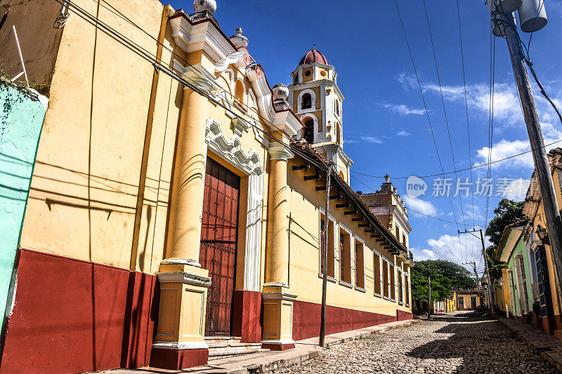 古巴特立尼达圣弗朗西斯科伊格莱西亚会议后的小巷