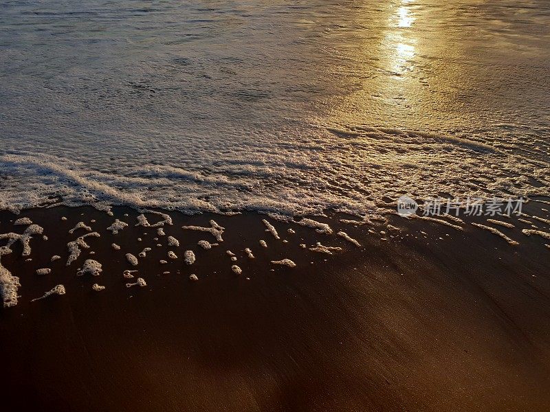 海上日出