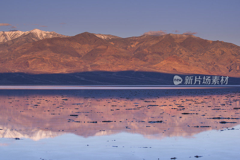 死亡谷的盐海和恶水盆地