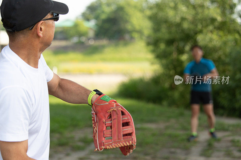 老男人喜欢接球