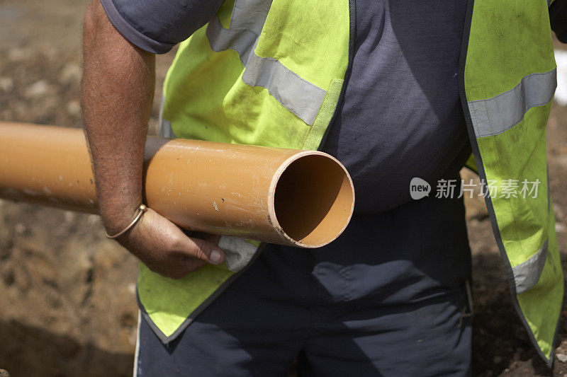 施工安装排水管