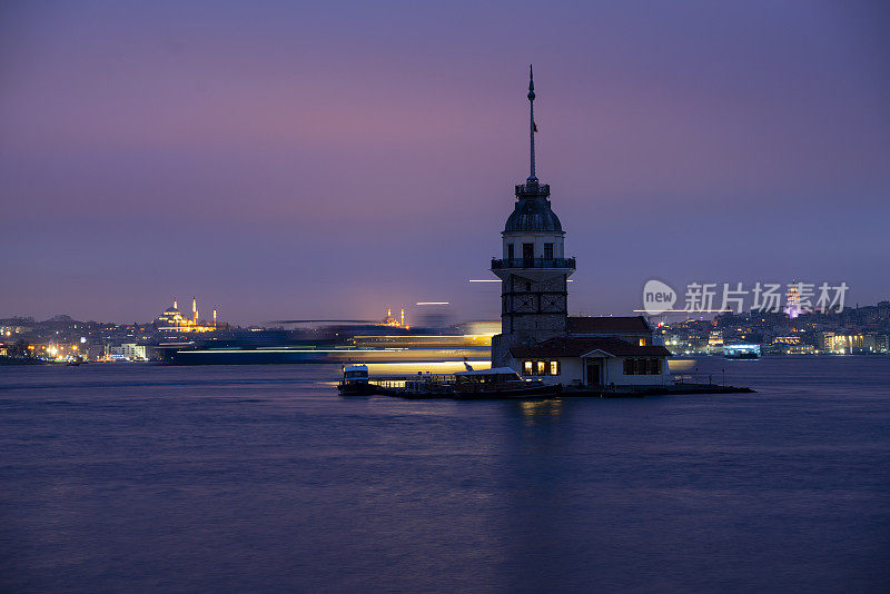 博斯普鲁斯海峡少女塔的晨景