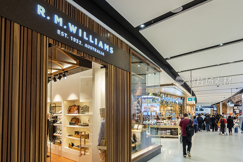 位于悉尼金斯福-史密斯国际机场的R.M.威廉姆斯服装店的店面