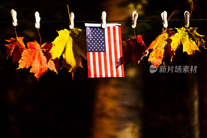 秋天，枫叶和美国国旗