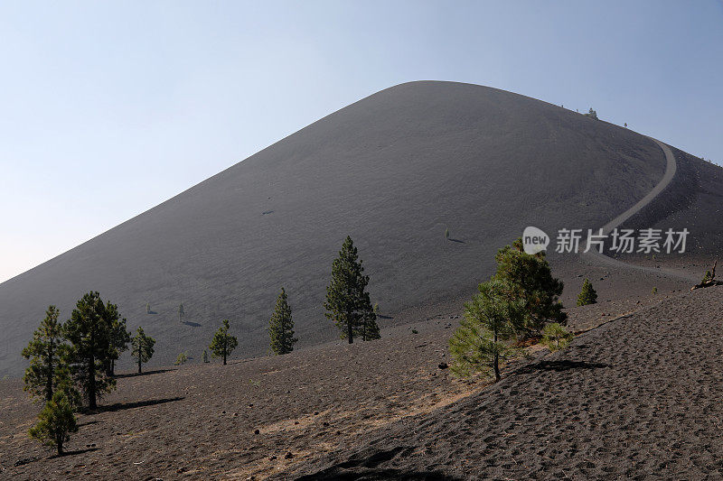 拉森火山国家公园的火山渣锥