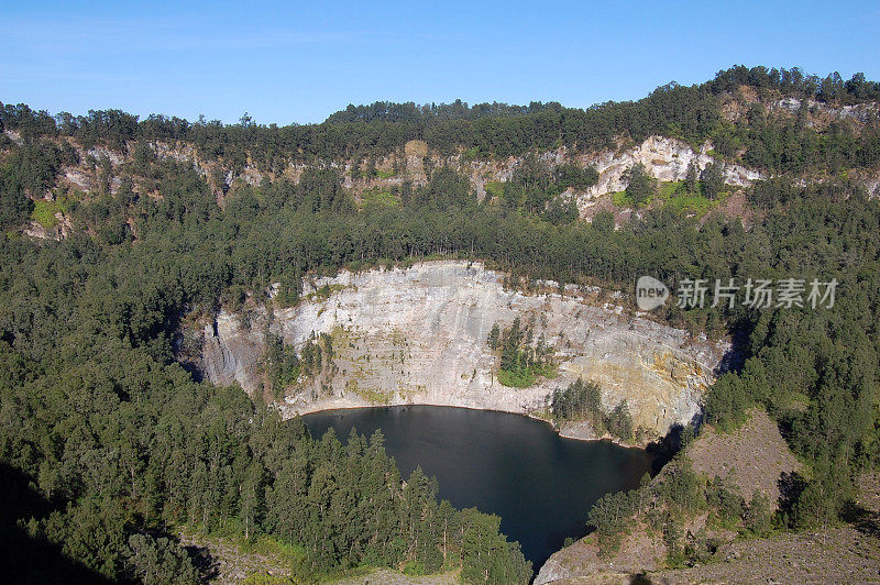 印度尼西亚弗洛雷斯的克里穆图火山的老人湖