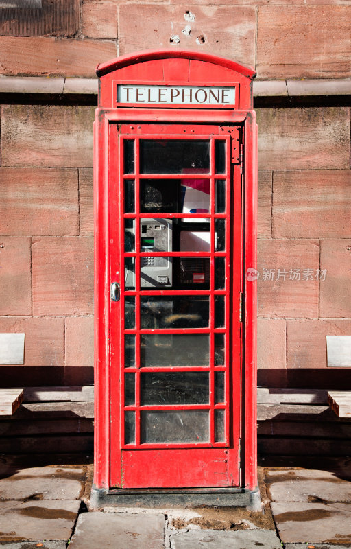 红色都市英语电话亭