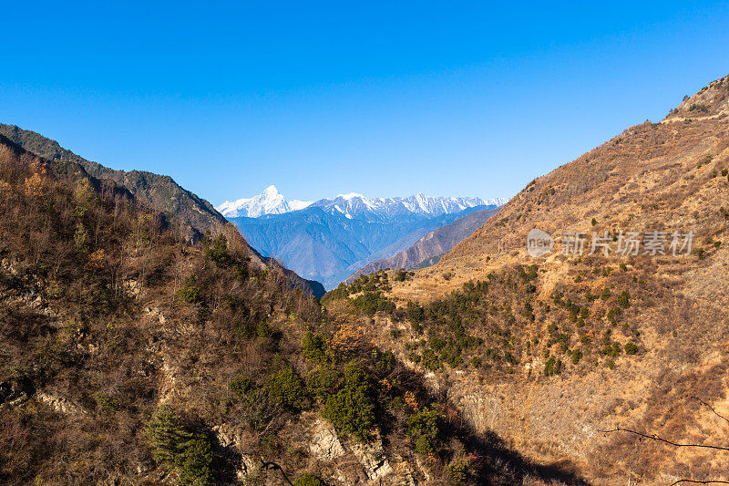 牛背山顶全景图