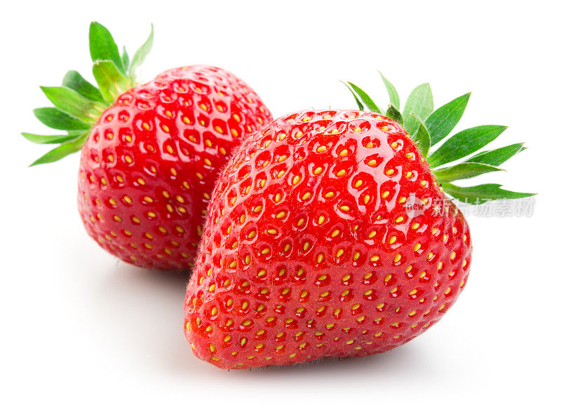 两颗草莓孤立在白色背景上