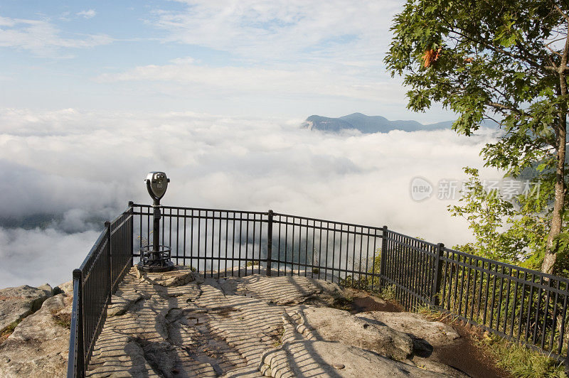 云端，山顶观景台