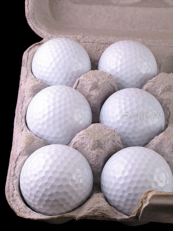 鸡蛋盒里的高尔夫球