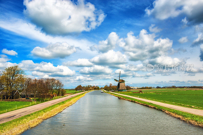 荷兰的传统运河和风车