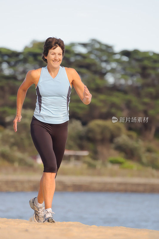 健康女性50岁慢跑