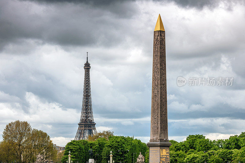 埃及方尖碑的卢克索和埃菲尔铁塔，法国巴黎