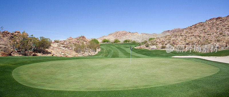 沙漠高尔夫球场全景图