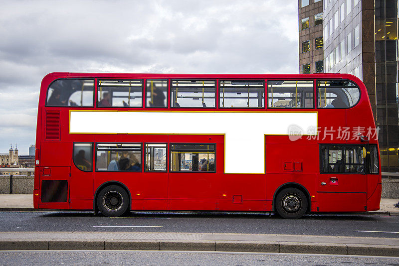 有拷贝空间的伦敦巴士