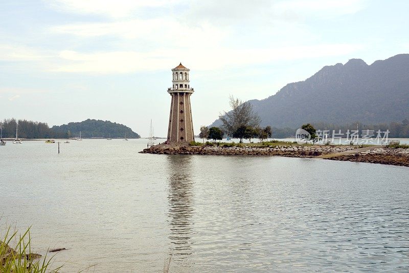 兰卡威岛特拉加港公园的灯塔