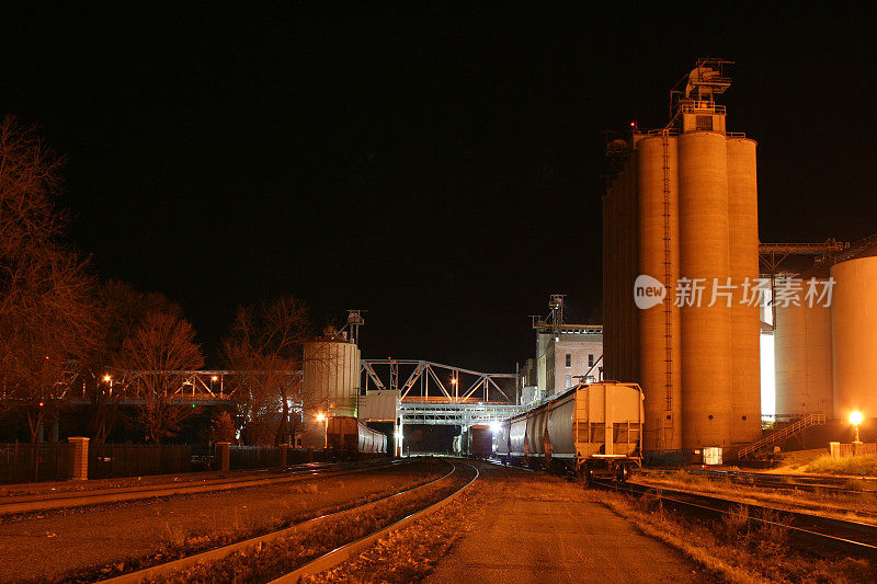 夜间铁路调车场