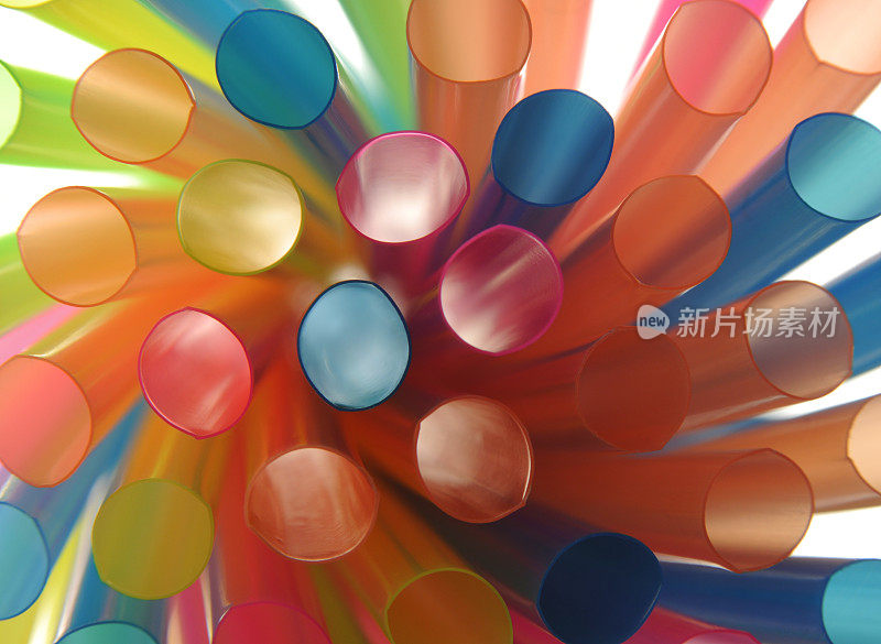 塑料吸管;可弯曲的，灵活的，一次性的，彩虹颜色，现代艺术