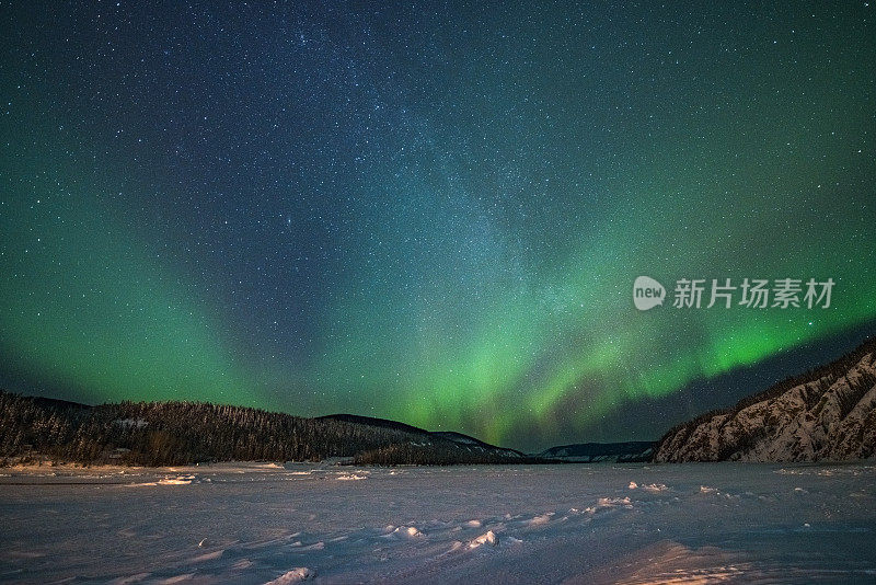 北极光，加拿大育空地区