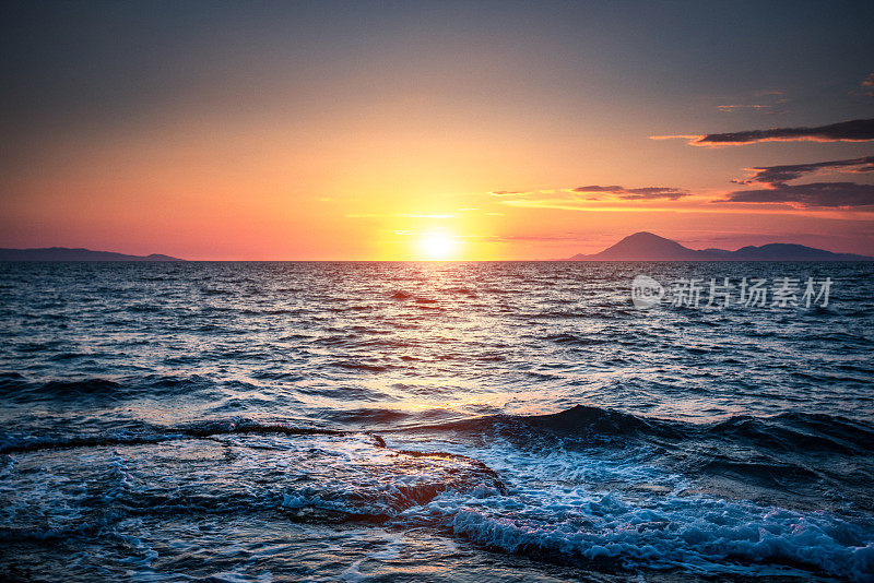 海边美丽的日落