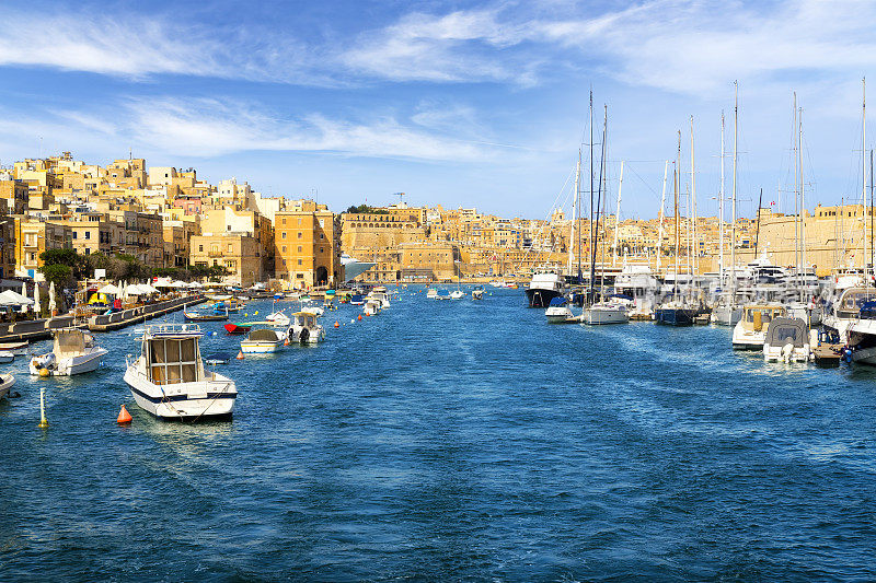 马耳他-地中海旅游目的地，岛上，大港口和瓦莱塔的景色