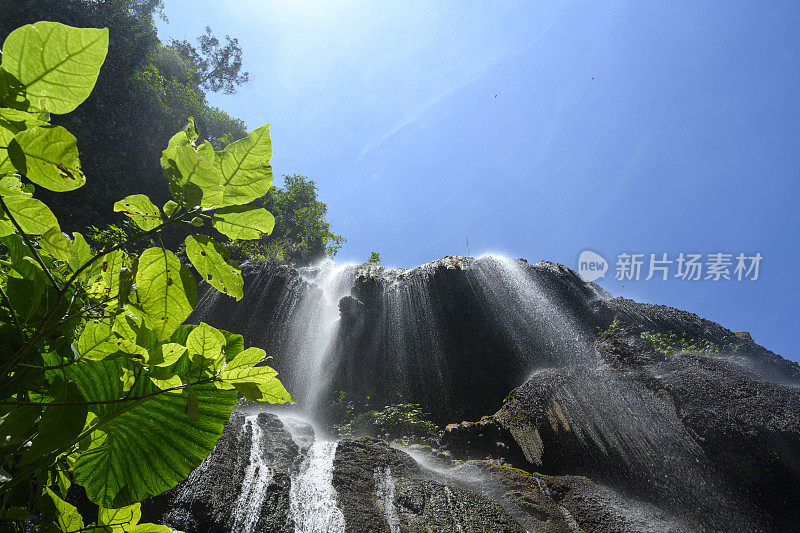 印度尼西亚爪哇岛的果阿太提斯瀑布