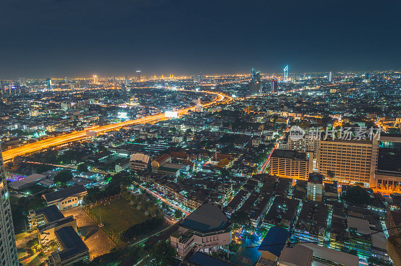 全景城市景观商业区(silom，沙顿，曼谷，曼谷，泰国黄昏