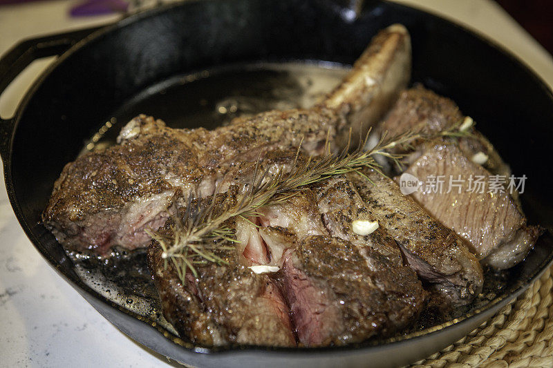 用平底锅煮里脊肉