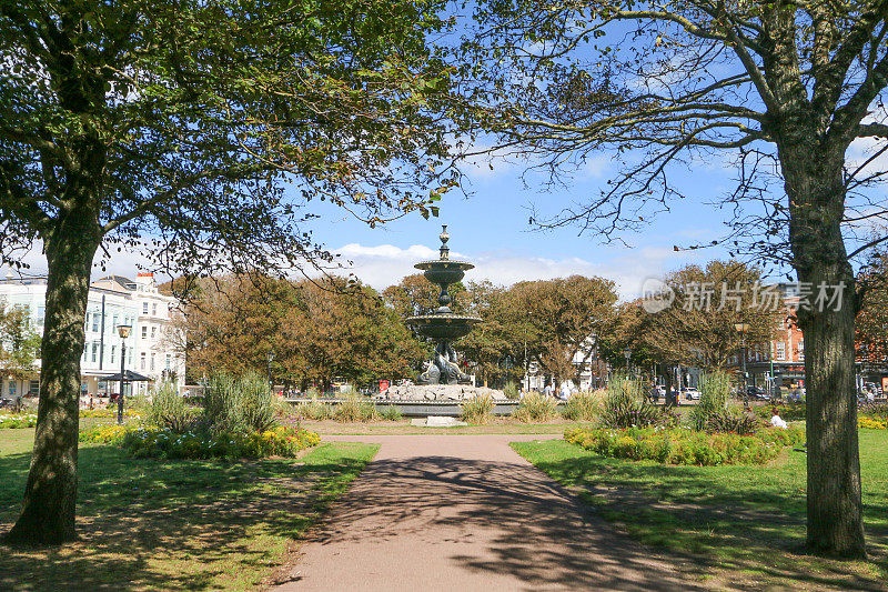 英格兰布赖顿老斯泰纳花园的维多利亚喷泉