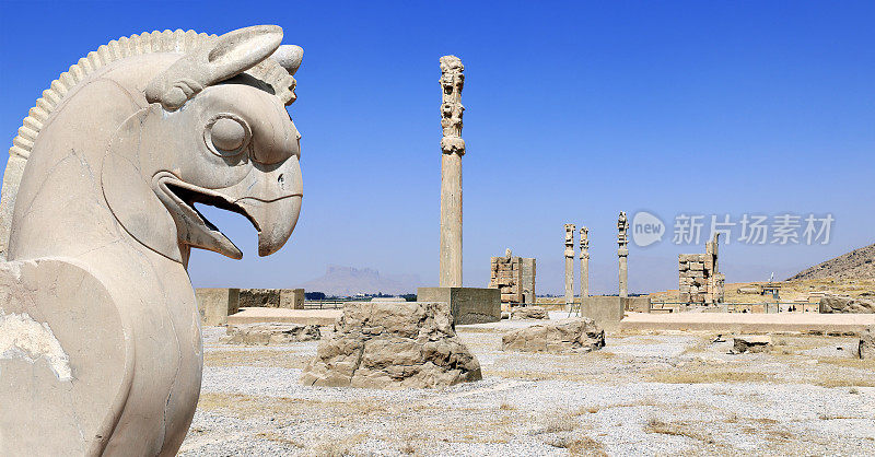 伊朗波斯波利斯，阿帕达那宫的狮鹫雕塑和圆柱