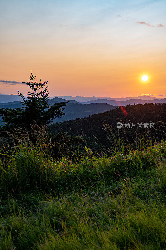 蓝岭山脉的日落