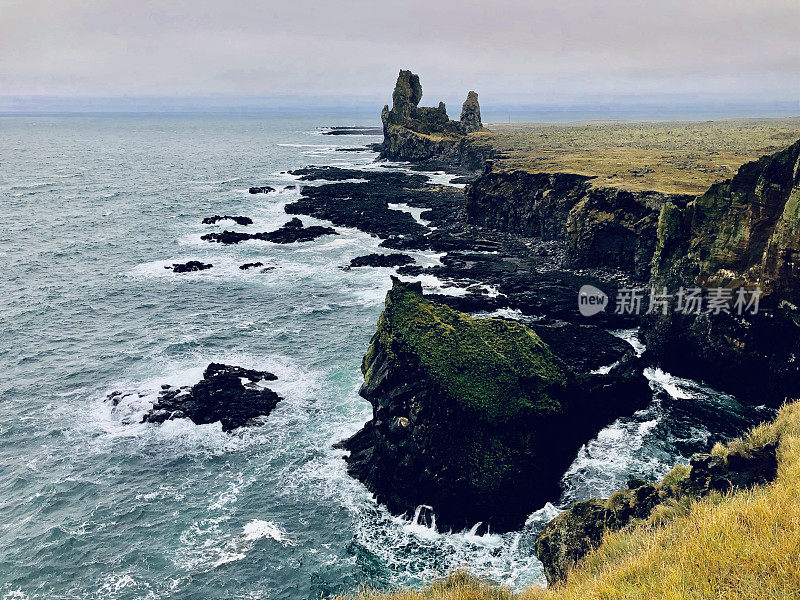 冰岛塞费尔斯半岛的海岸线