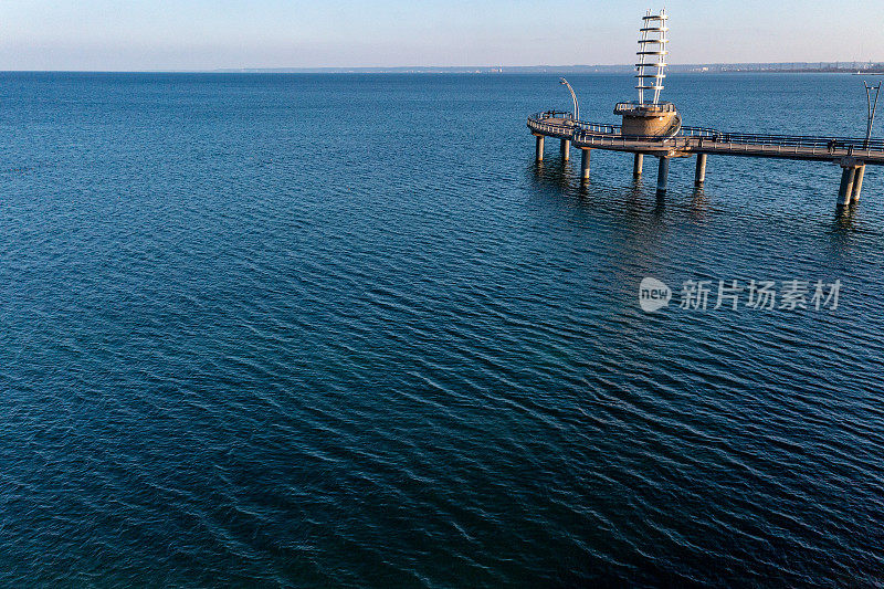 布兰特街码头和安大略湖的鸟瞰图，伯灵顿，加拿大