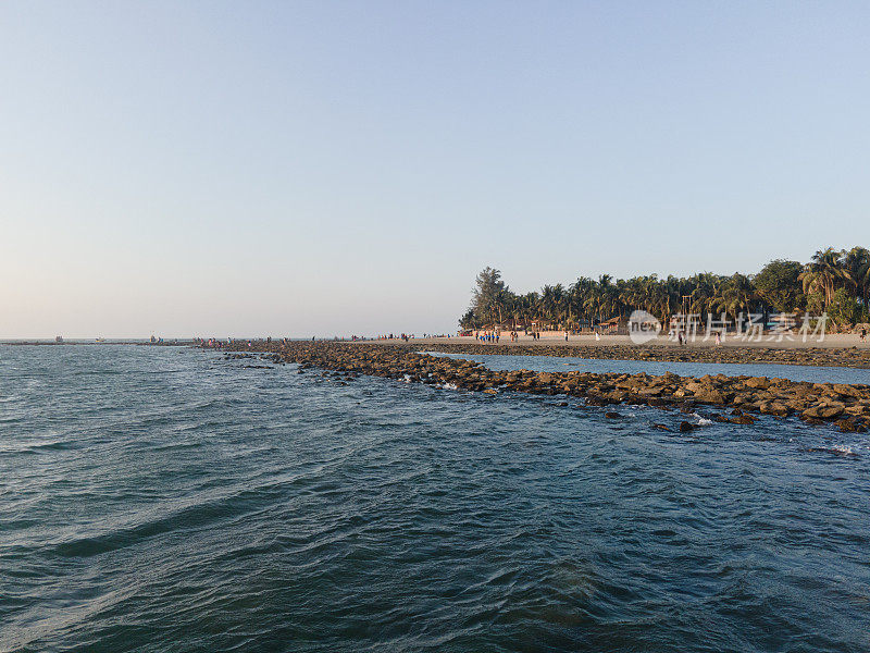 孟加拉国圣马丁岛。孟加拉国的旅游胜地。孟加拉国旅游业。热带海滩背景