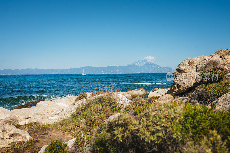 美丽的夏日海景。希腊的夏天。