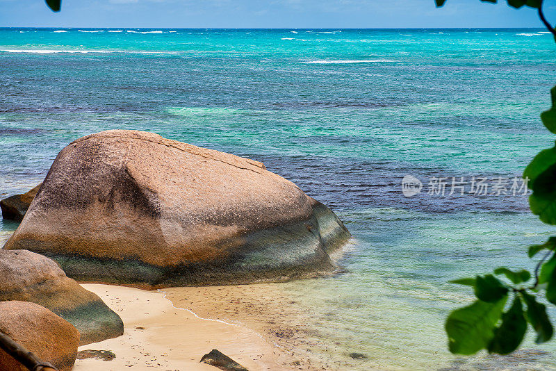 热带天堂海滩。塞舌尔群岛美丽的海岸线