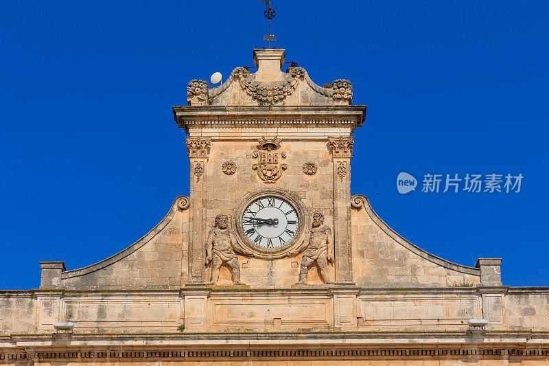 奥斯图尼市政厅钟，普利亚