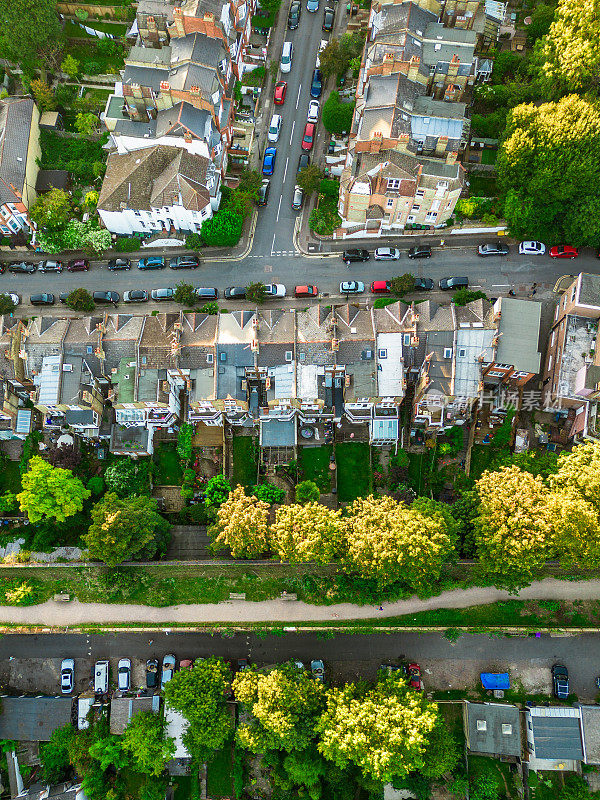 英国伦敦马斯韦尔山地区的街道和房屋鸟瞰图