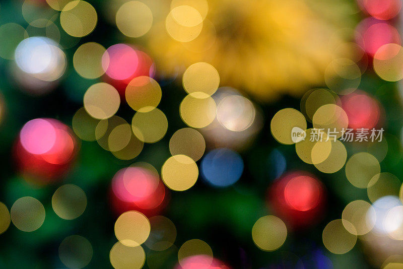 散景灯图案与LED灯的圣诞树