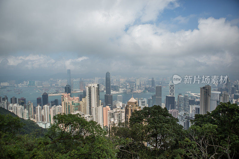 从香港太平山顶眺望维多利亚港