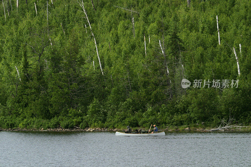 在奎提科省公园划独木舟