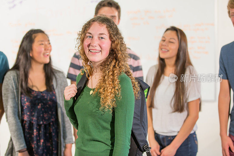 高中生在学校学习